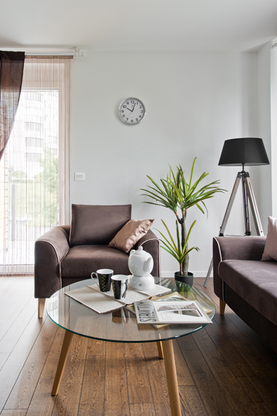 Medinės ąžuolinės grindys spalva Riešutas 3481 medžio stilius