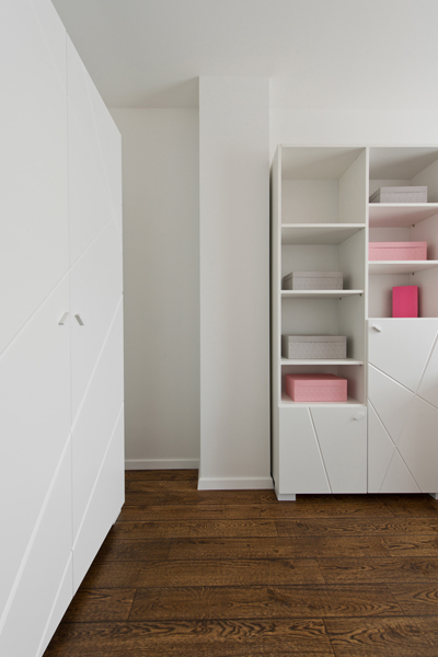 Medinės ąžuolinės grindys spalva Riešutas 3481 medžio stilius