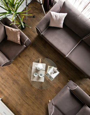 Medinės ąžuolinės grindys spalva Riešutas 3481 medžio stilius