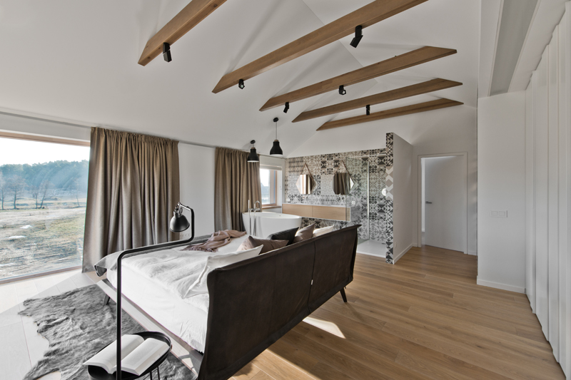 Medinės ąžuolinės grindys Skaidriai balta 3409 Medžio stilius