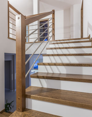 mediniai laiptai U forma Riešutas 3481 Medžio stilius