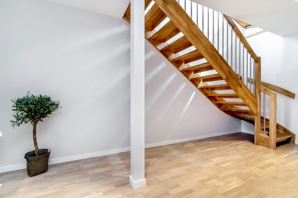 mediniai ąžuolo masyvo laiptai I forma Bespalvė alyva 3305 Medžio stilius