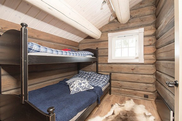 Medinės grindys iš ąžuolo: spalva Skaidriai balta 3409.