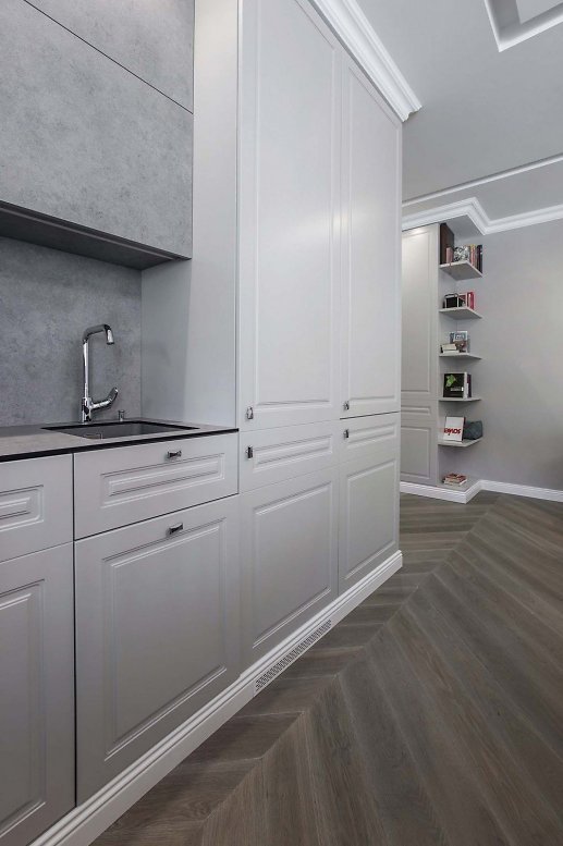 Medinės grindys Chevron eglutė Skaidriai balta Q-3409 Medžio stilius