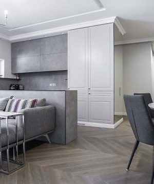 Medinės grindys Chevron eglutė Skaidriai balta Q-3409 Medžio stilius