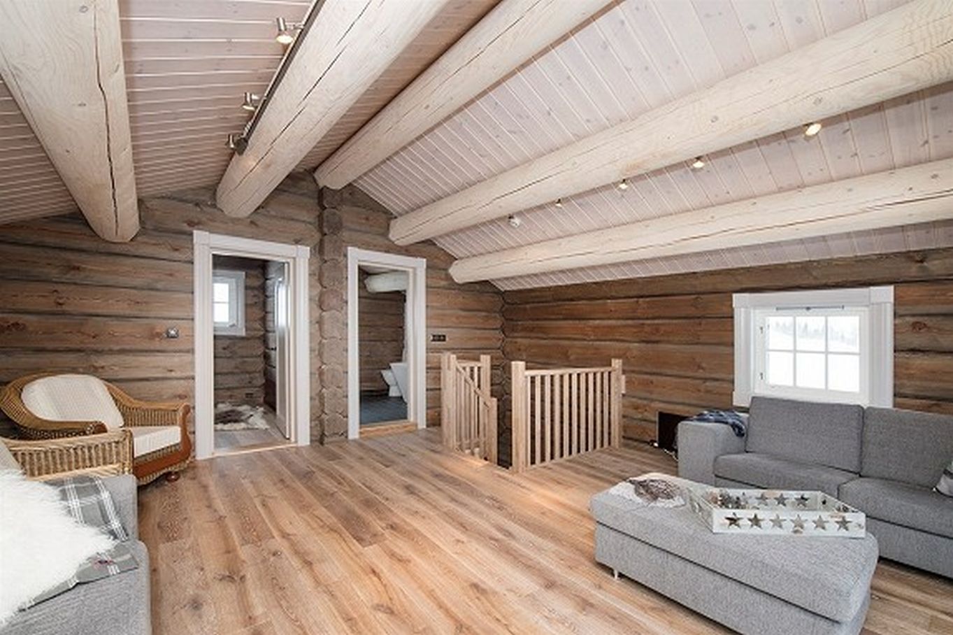 Medinės grindys iš ąžuolo: spalva Skaidriai balta 3409.