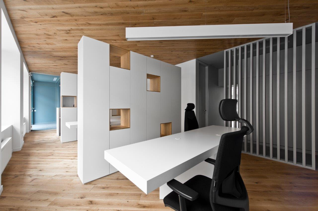 Medinės grindys ąžuolinės Bespalvė alyva 3305 Medžio stilius