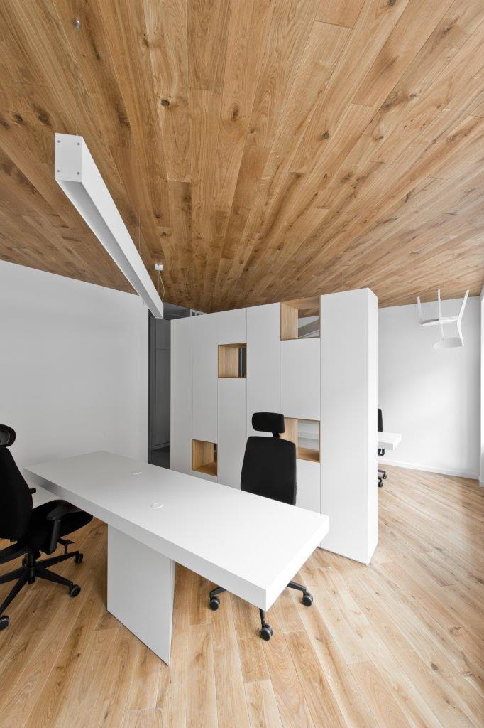 Medinės grindys ąžuolinės Bespalvė alyva 3305 Medžio stilius