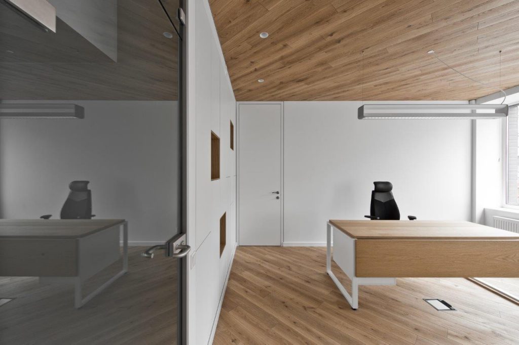 Medinės grindys ąžuolinės Bespalvė alyva 3305 Medžio stilius