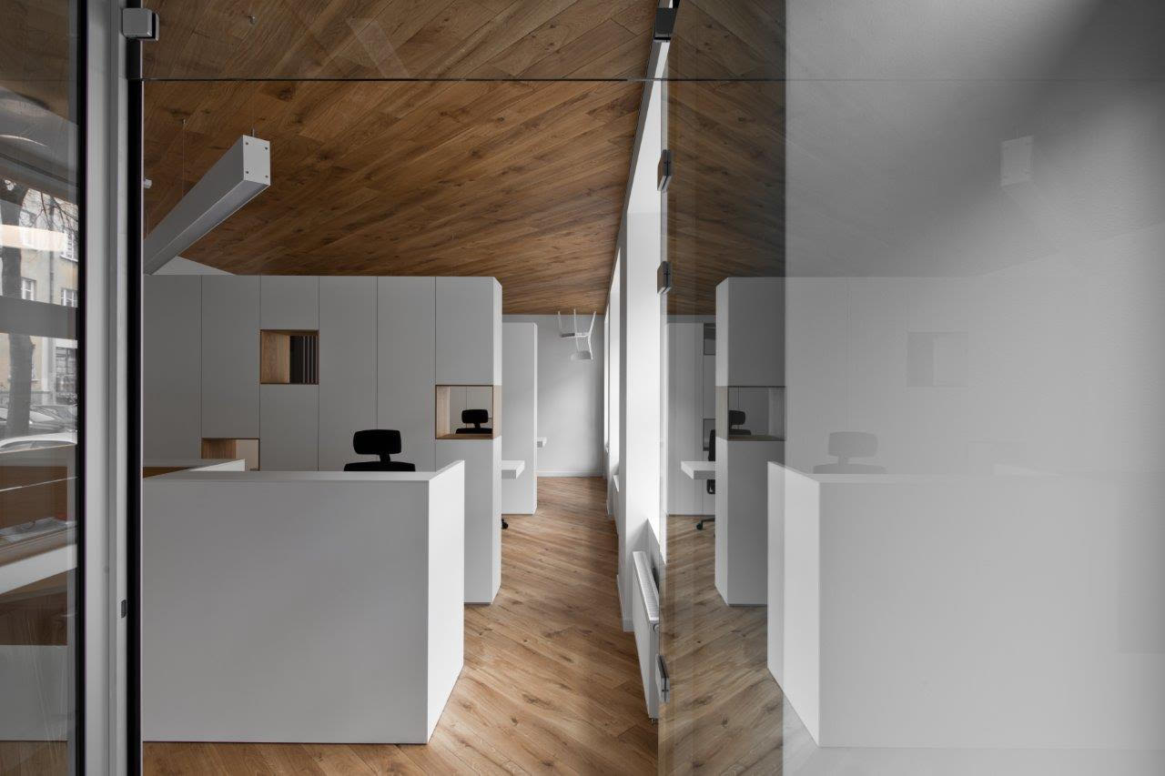 Medinės grindys ąžuolinės Bespalvė alyva 3305 Medžio stilius