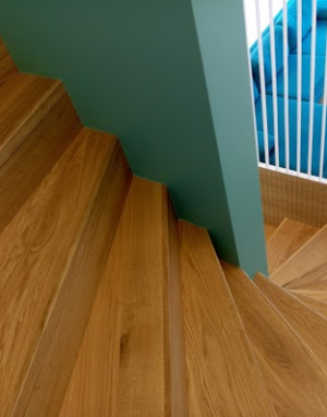 Mediniai laiptai U forma Besplavė alyva 3305 Medžio stilius