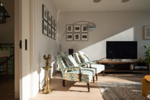 3408 balta medines grindys Medzio stilius