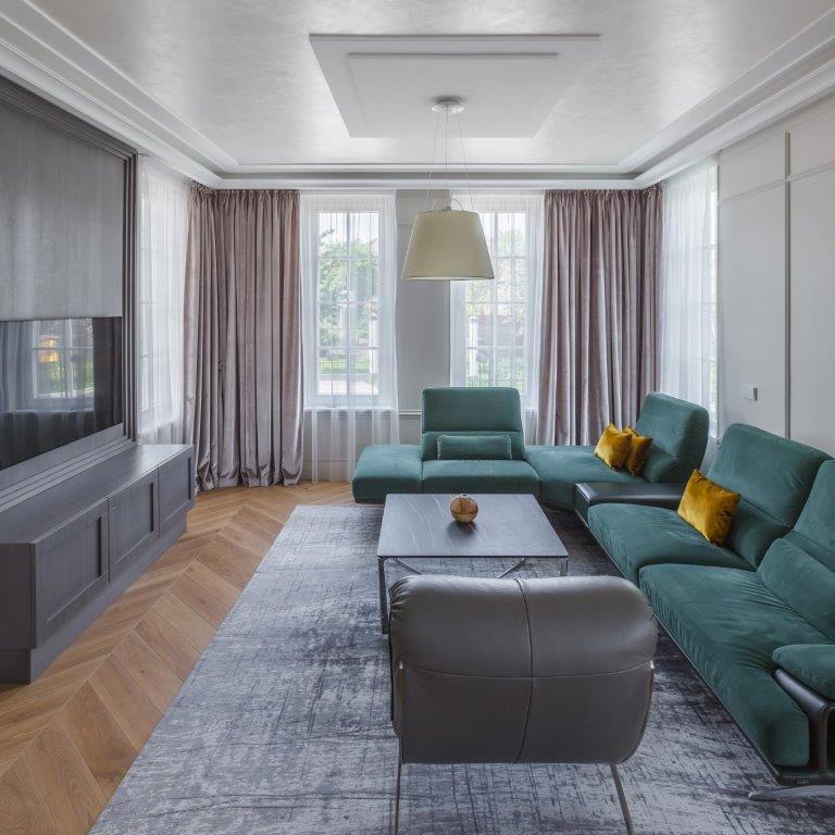 3409 skaidriai balta medines grindys 45 eglute Medzio stilius