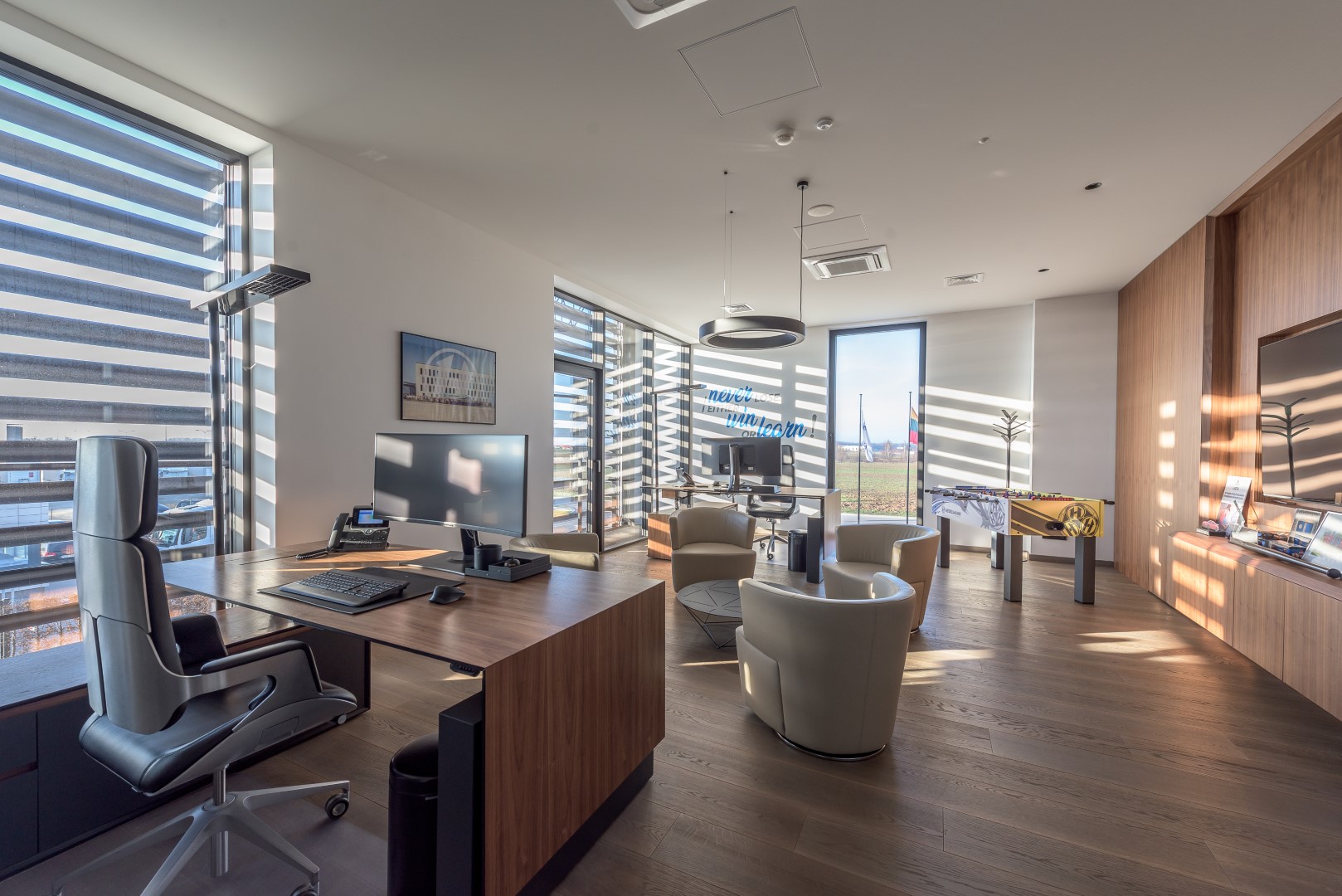 Medinės grindys: T-3094 Bagno Vignoni. 230 mm pločio ąžuolinė grindinė lenta.