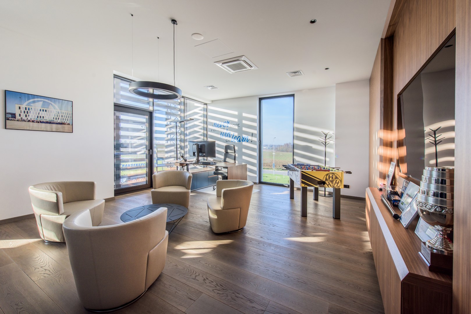 Medinės grindys: T-3094 Bagno Vignoni. 230 mm pločio ąžuolinė grindinė lenta.