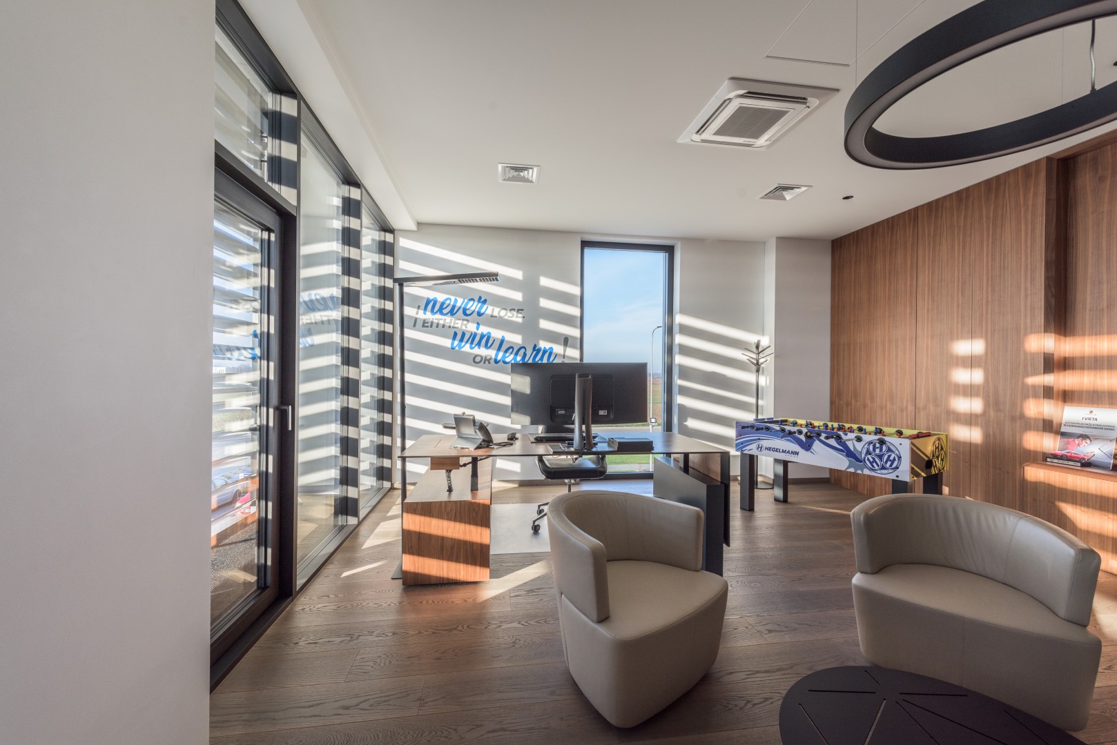 Medinės grindys: T-3094 Bagno Vignoni. 230 mm pločio ąžuolinė grindinė lenta.