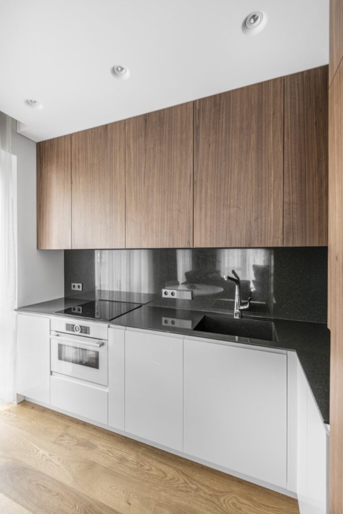 Medines grindys 3305 Bespalve alyva. Medzio stilius