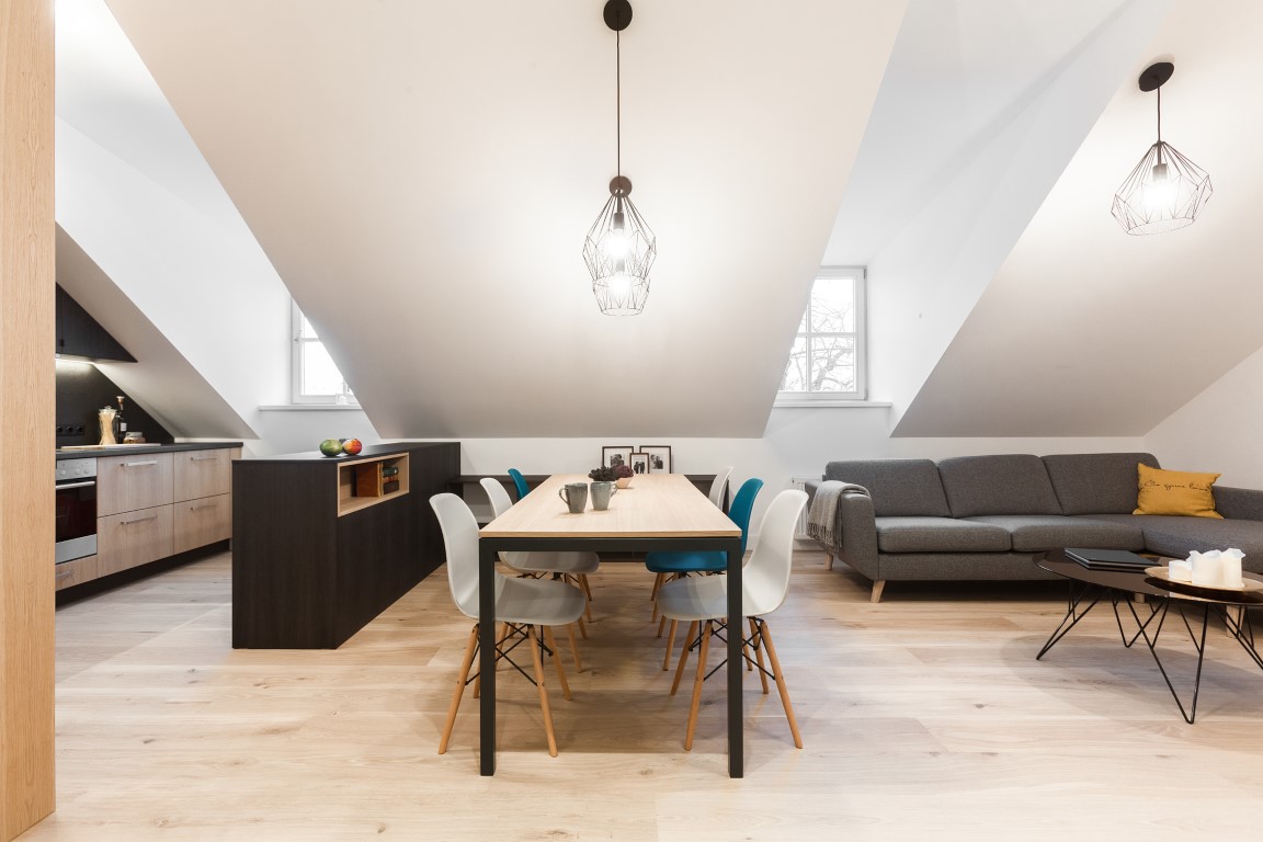 3408 Balta medines grindys Medzio stilius