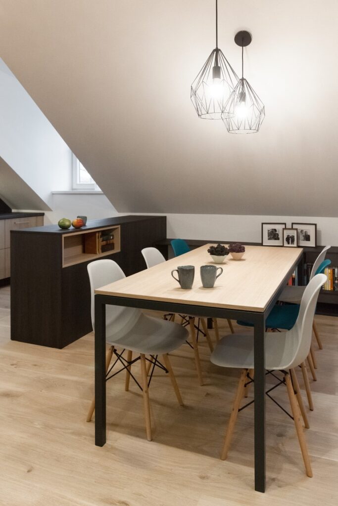 3408 Balta medines grindys Medzio stilius