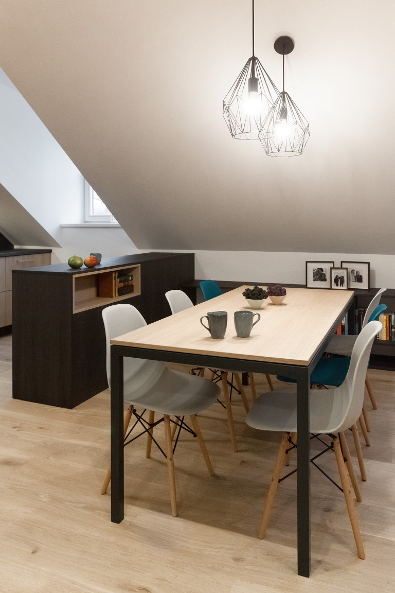 3408 Balta medines grindys Medzio stilius