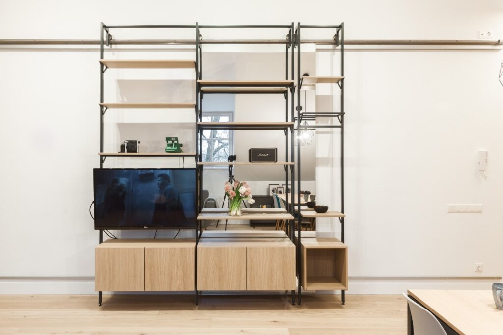 3408 Balta medines grindys Medzio stilius