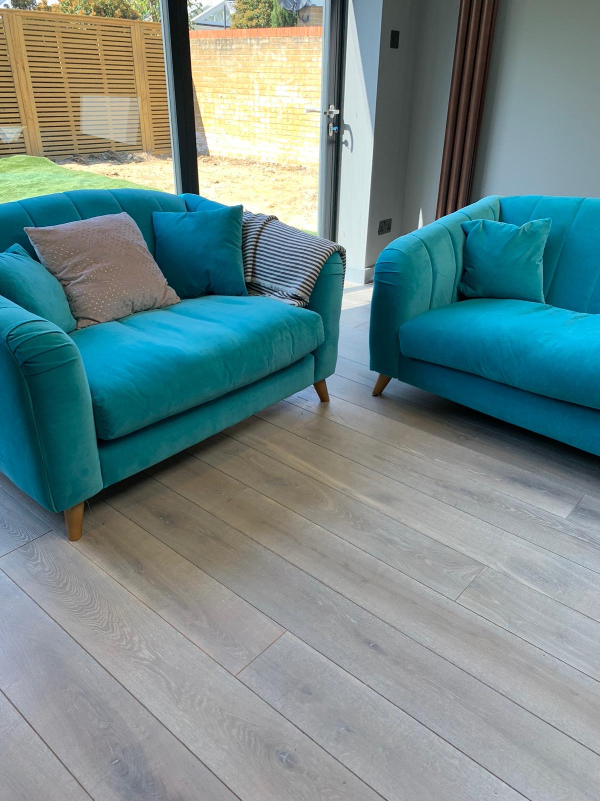 Q-3408 Aqua balta azuolines grindys parketas Medzio stilius