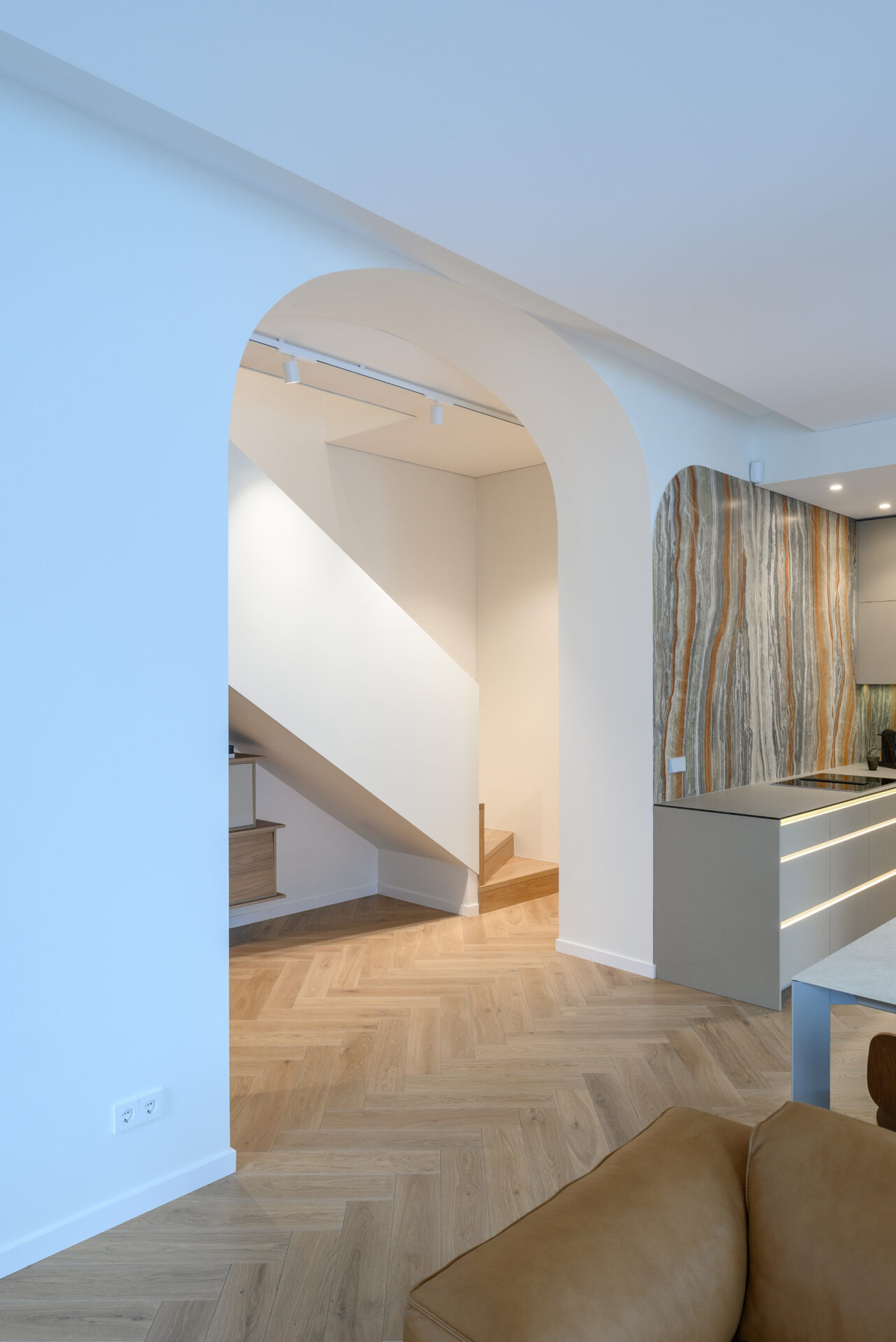 Medinės grindys, parketas, Herringbone 90°: 3408, Balta