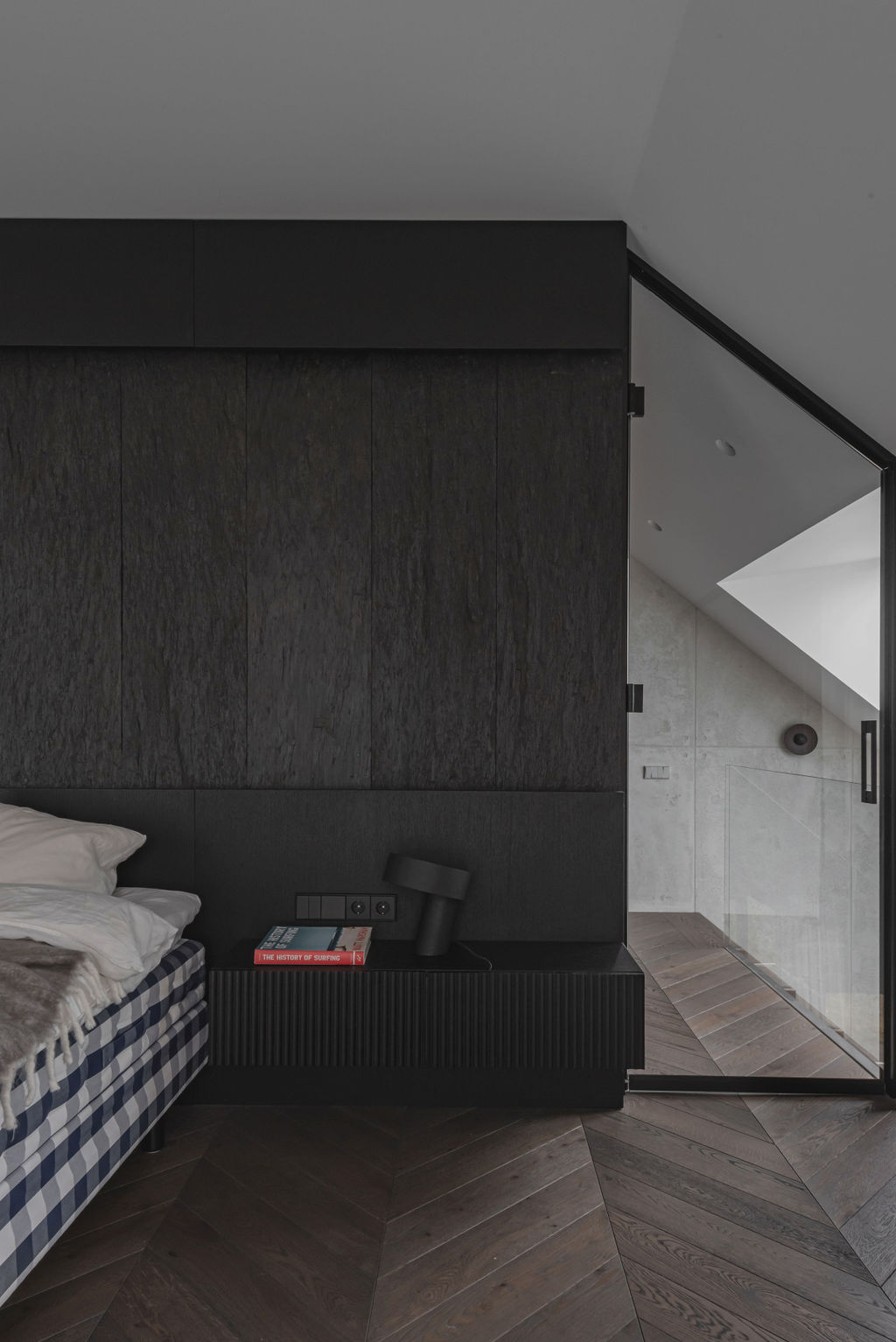 Medinės parketlentės miegamajame