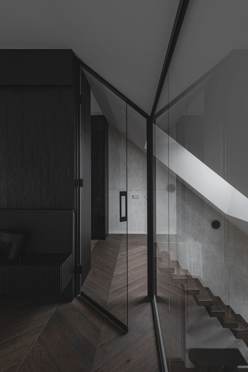 Parketas palėpėje, mansardos interjeras