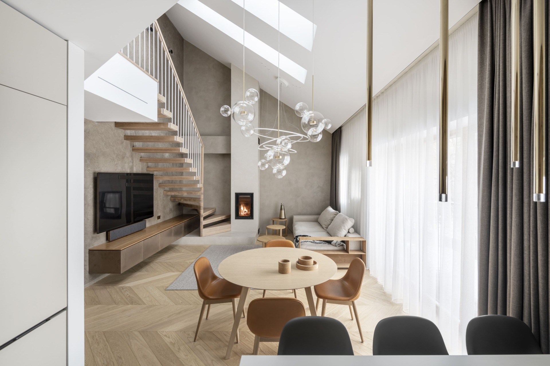 Šviesus ąžuolinis parketas – namų jaukumą, natūralumą ir stilių užtikrinantis apdailos elementas