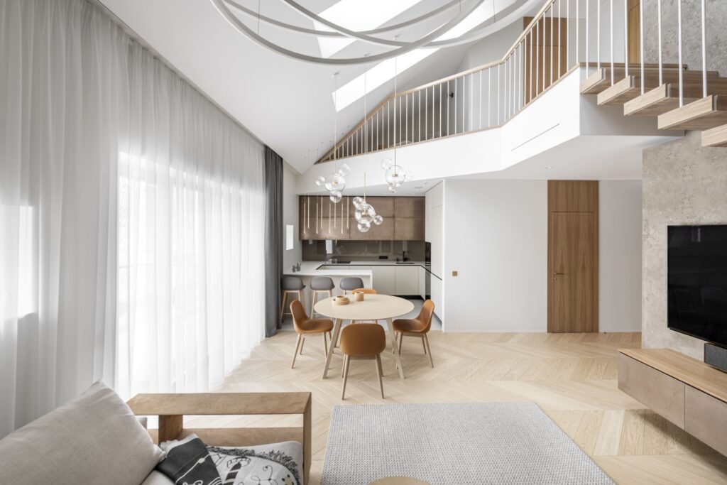 Šviesus ąžuolinis parketas – namų jaukumą, natūralumą ir stilių užtikrinantis apdailos elementas