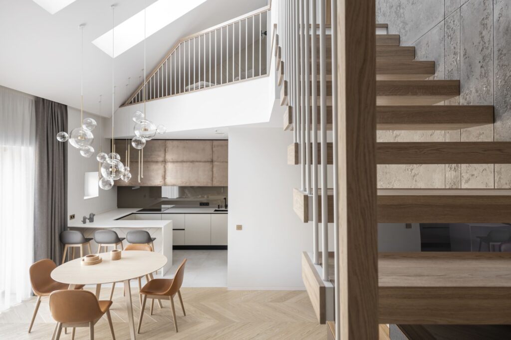 Šviesus ąžuolinis parketas – namų jaukumą, natūralumą ir stilių užtikrinantis apdailos elementas