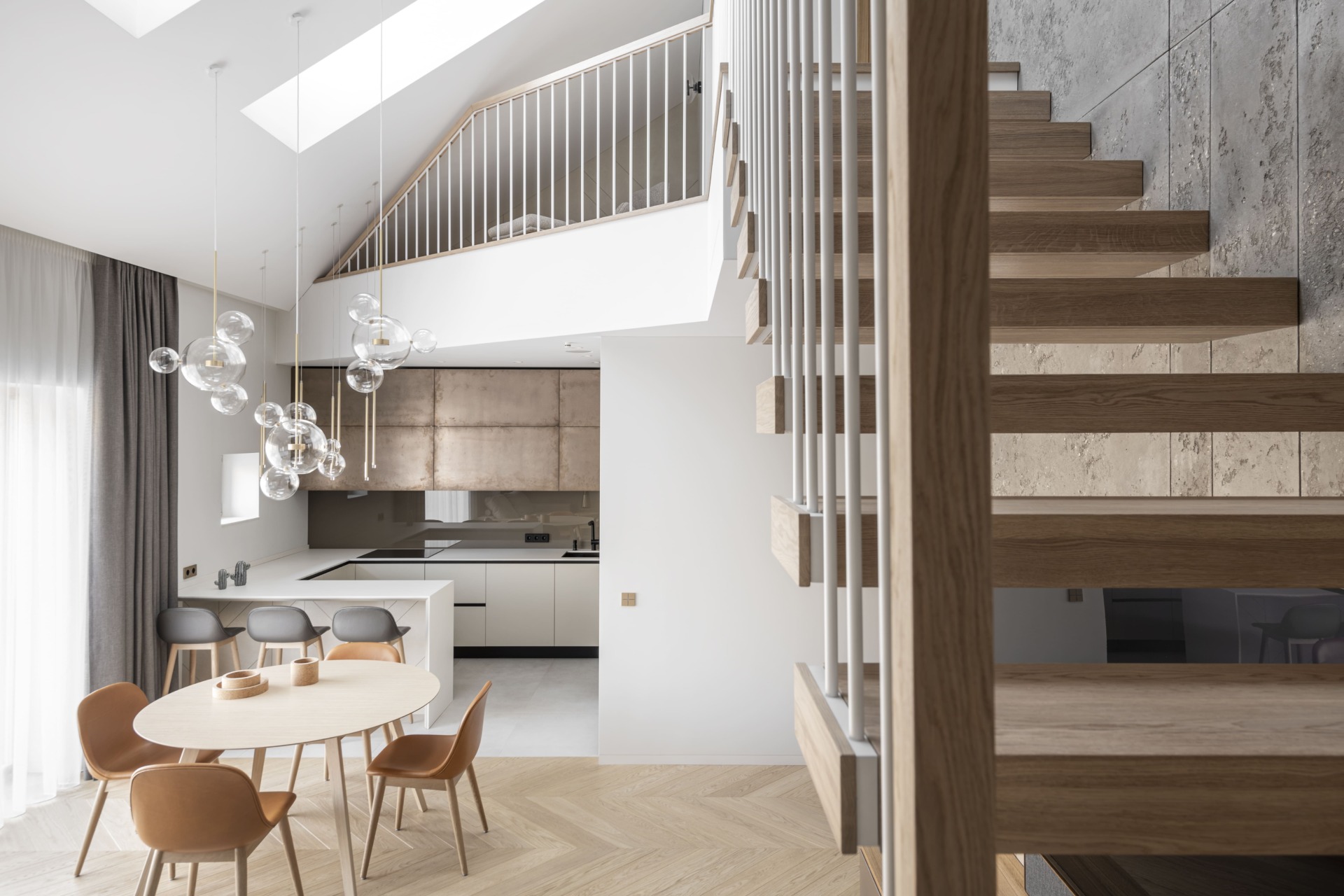 Šviesus ąžuolinis parketas – namų jaukumą, natūralumą ir stilių užtikrinantis apdailos elementas