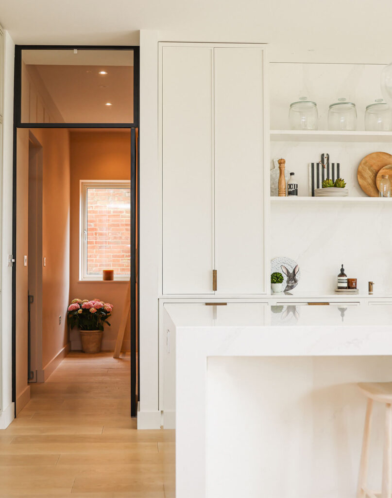 Ivory spalvos grindinės lentos - šiltam, jaukiam interjerui