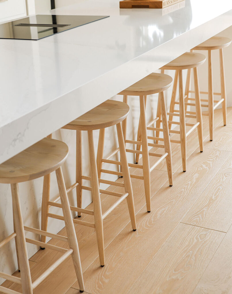 Ivory spalvos grindinės lentos - šiltam, jaukiam interjerui