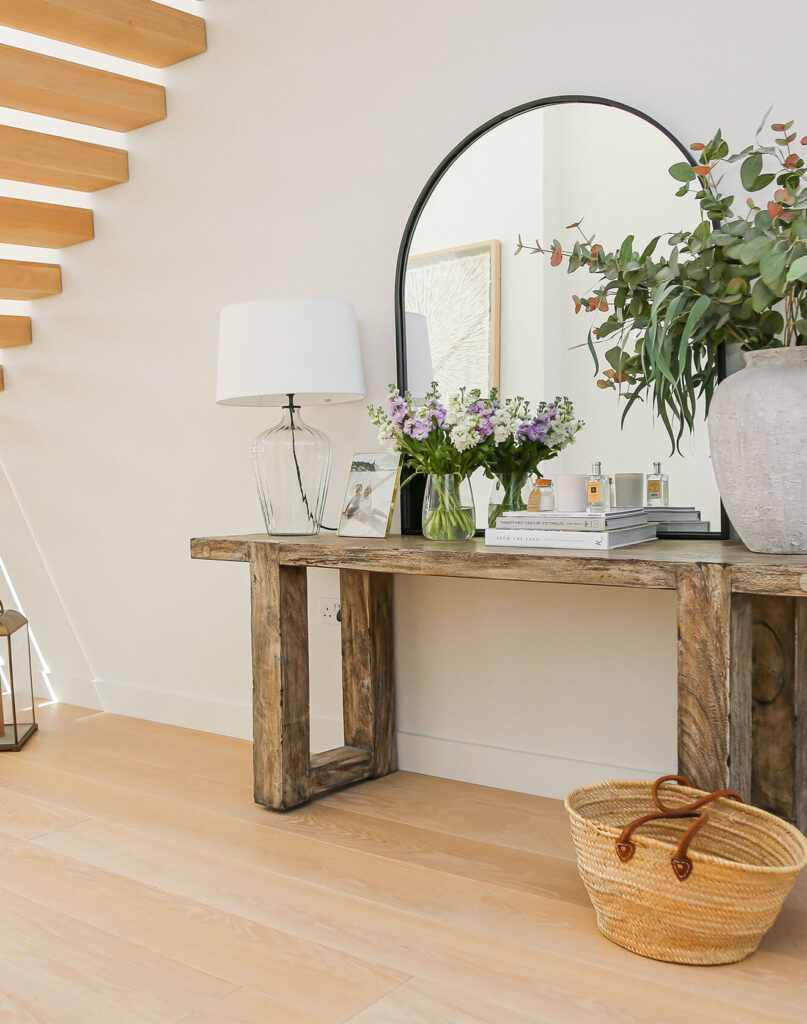 Ivory spalvos grindinės lentos - šiltam, jaukiam interjerui