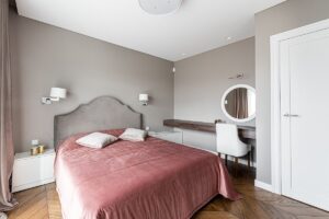 Baltos durys: Grožis ir elegancija