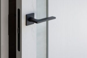 Slankiojančios durys – elegancija ir praktiškumas