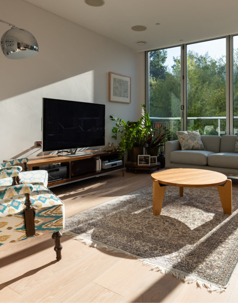 Plačios grindų lentos – drobė, leidžianti plėtotis kūrybiškumui bei eksperimentuoti su apdaila