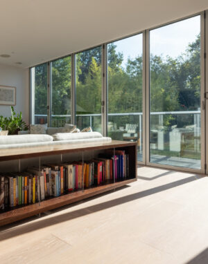 Plačios grindų lentos – drobė, leidžianti plėtotis kūrybiškumui bei eksperimentuoti su apdaila