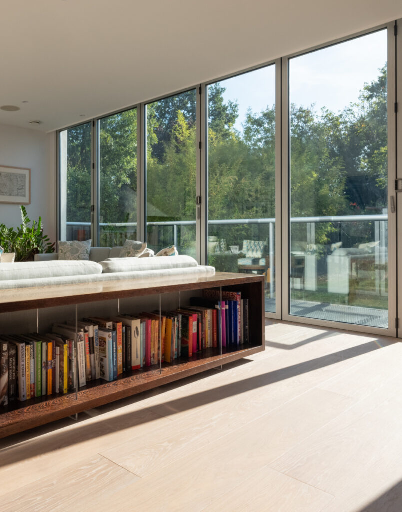 Plačios grindų lentos – drobė, leidžianti plėtotis kūrybiškumui bei eksperimentuoti su apdaila