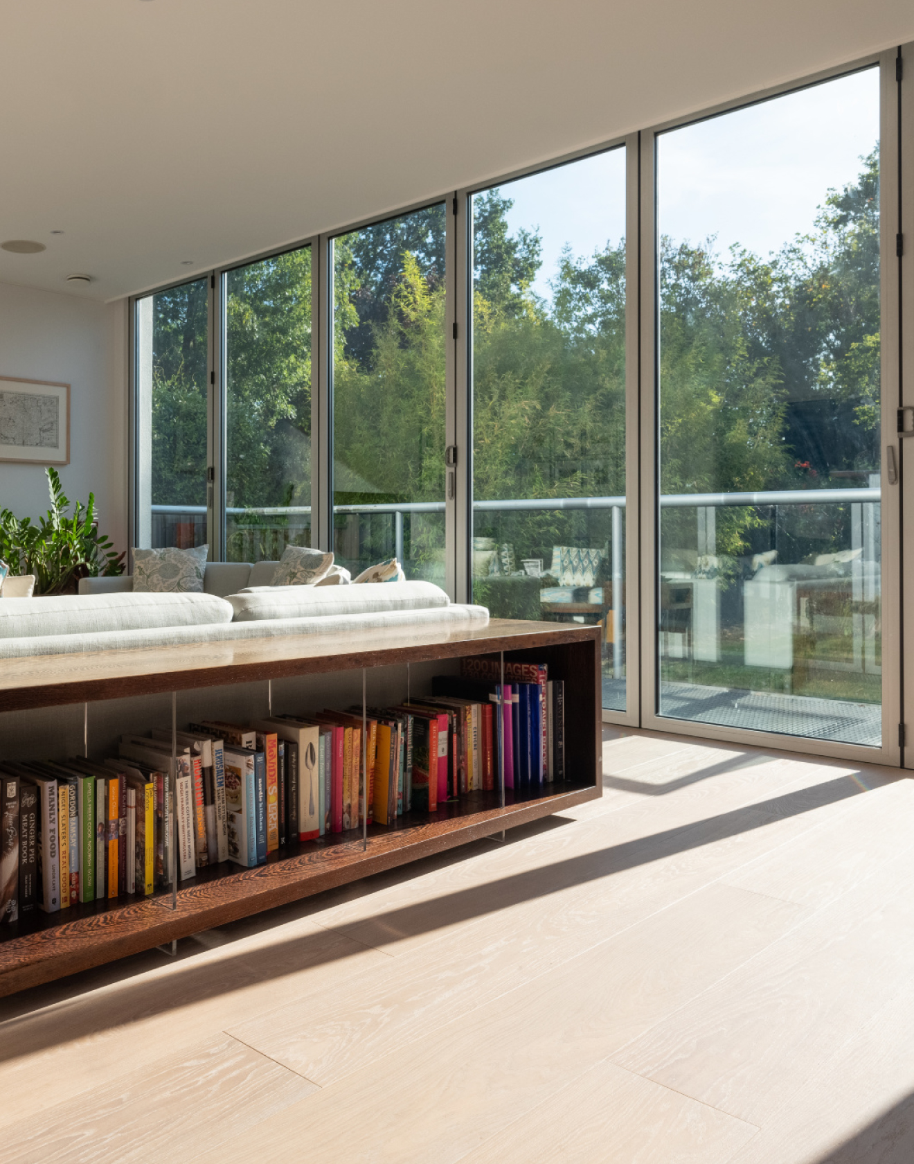 Plačios grindų lentos – drobė, leidžianti plėtotis kūrybiškumui bei eksperimentuoti su apdaila