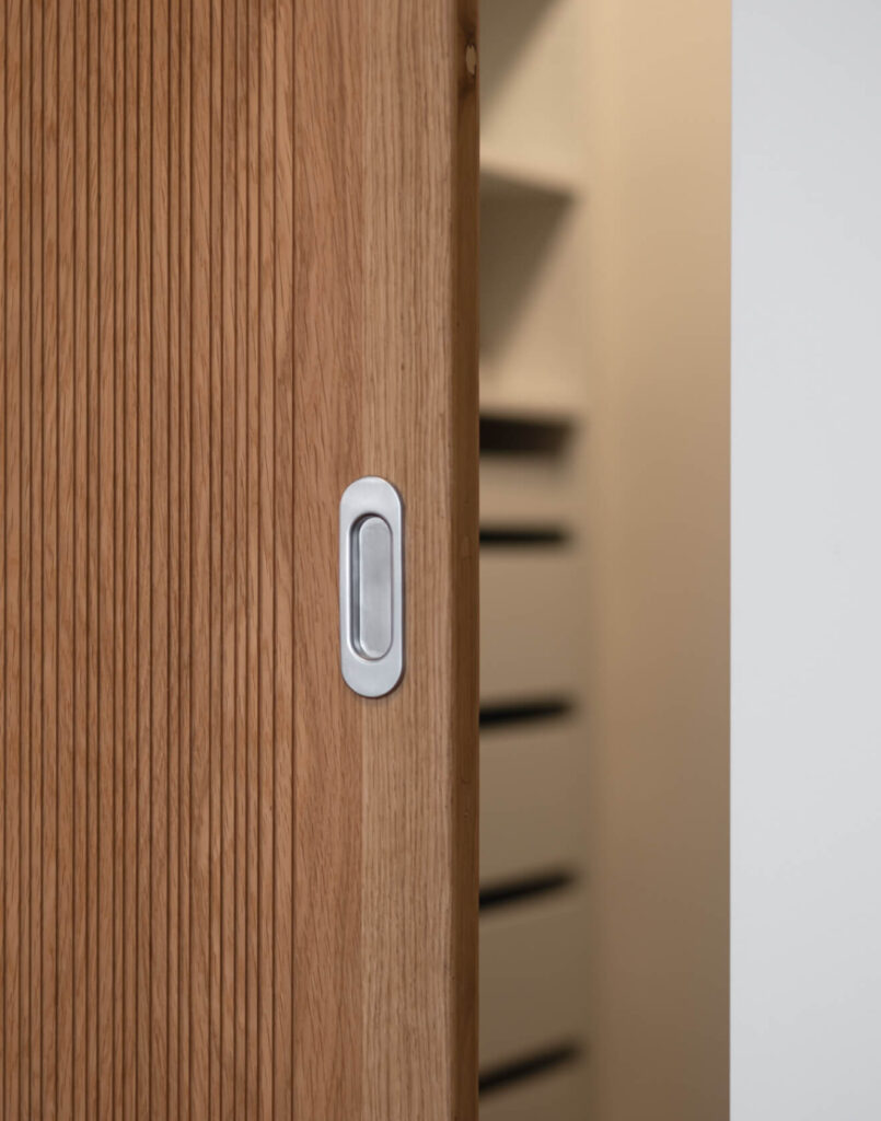 Jaukumas, kuris įkvepia: ąžuolo šiluma ir modernios formos