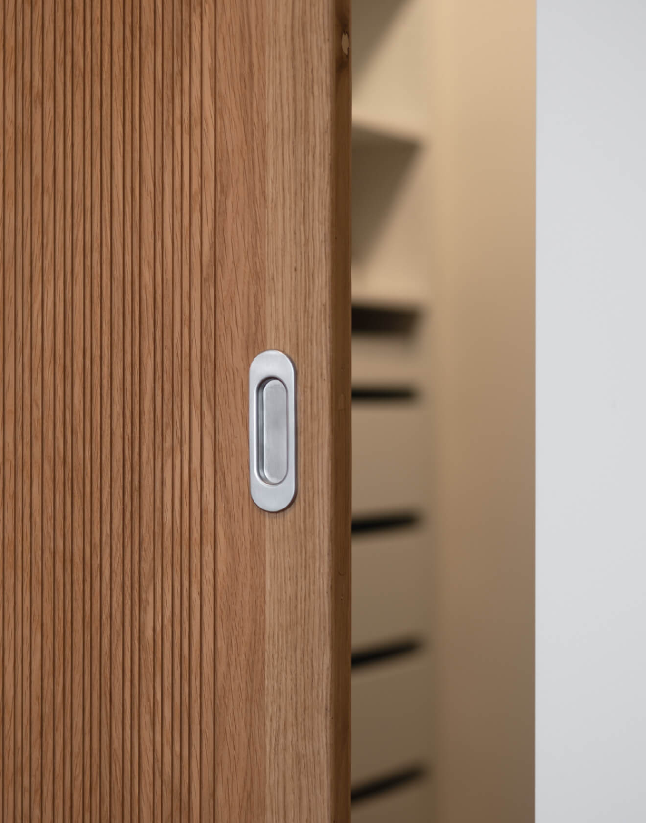 Jaukumas, kuris įkvepia: ąžuolo šiluma ir modernios formos