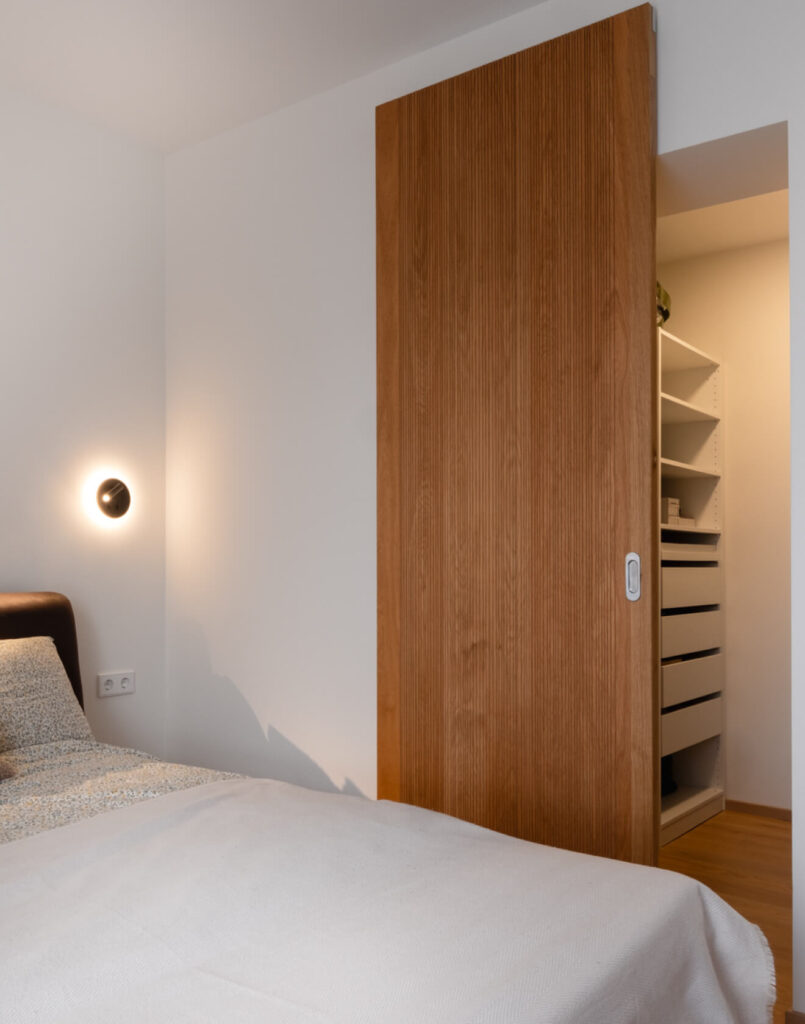 Jaukumas, kuris įkvepia: ąžuolo šiluma ir modernios formos