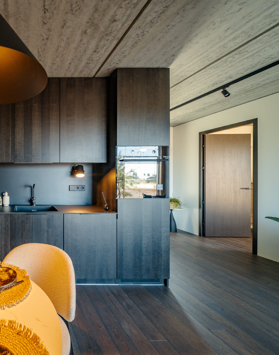 Gamtos įkvėpta moderni elegancija: Rustic rūšingumo ąžuolinės grindys