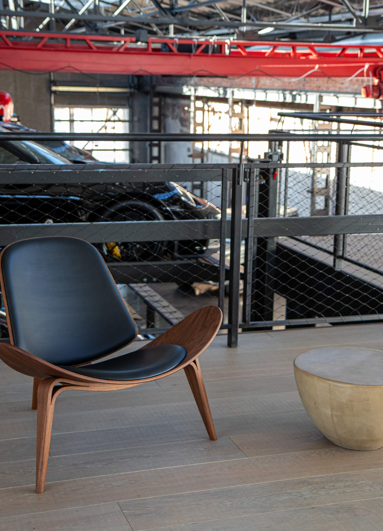 Mūsų ąžuolinės grindys „Lumber Room“: nerūpestinga prabanga industrinėje erdvėje