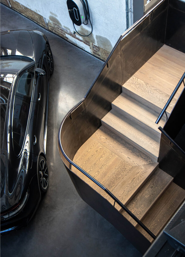 Mūsų ąžuolinės grindys „Lumber Room“: nerūpestinga prabanga industrinėje erdvėje