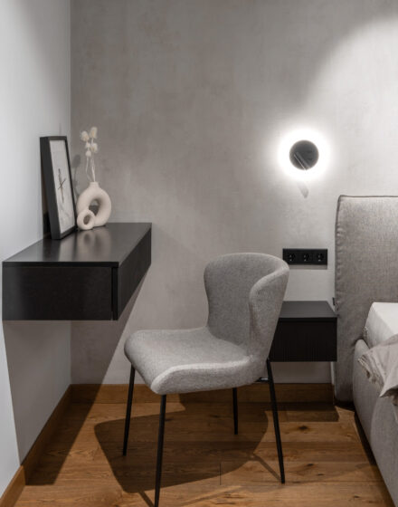 Įspūdinga dermė: Riešuto (3481) spalvos ąžuolas namų interjere