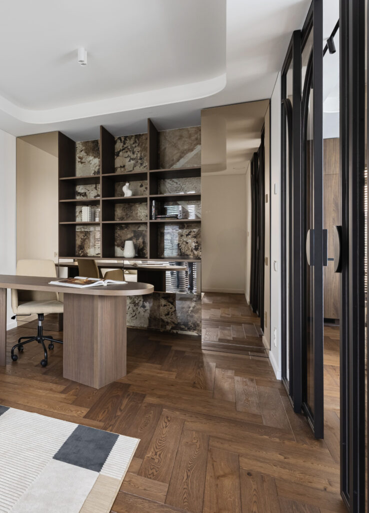 Riešuto spalvos dinamika Herringbone rašte – elegantiškas ąžuolas jūsų interjere